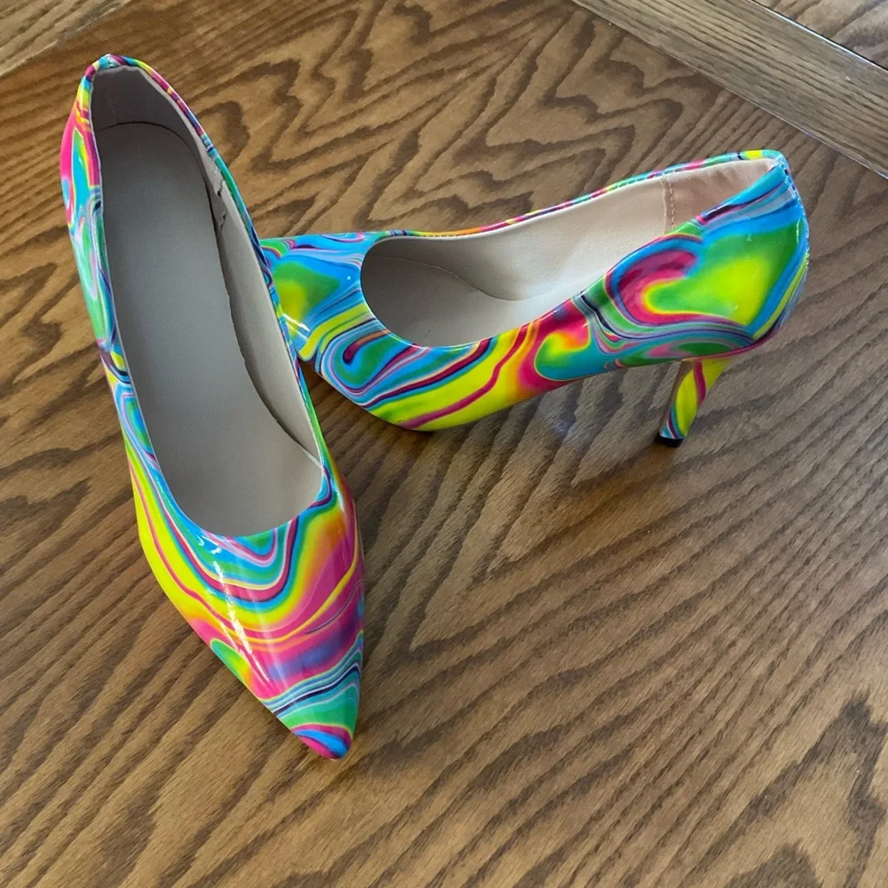 Rouge Helium Multi-Colored Rainbow Swirl, Tie-Dye Stilettos, Women’s Sz 8-8.5
